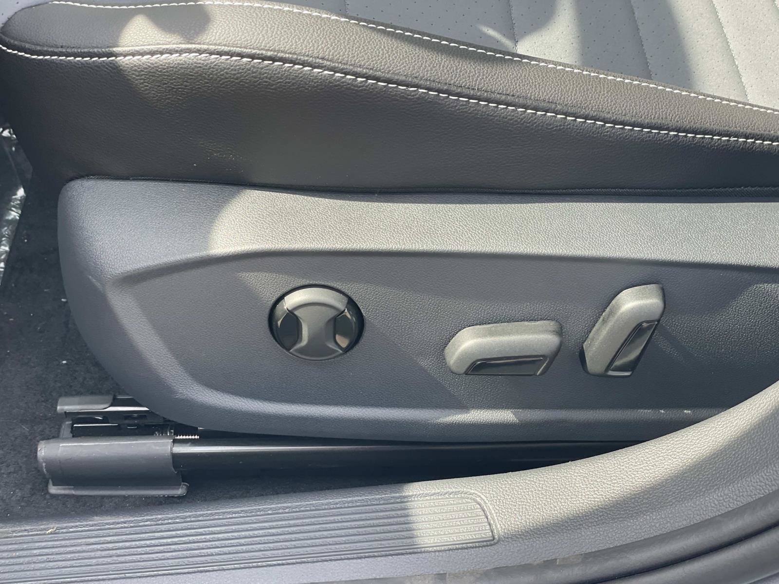 New 2026 Volkswagen Jetta SE FWD image 21