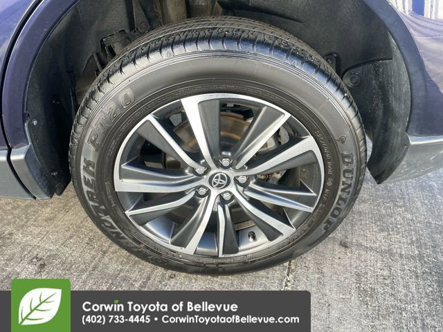 Certified 2022 Toyota Venza LE image 23