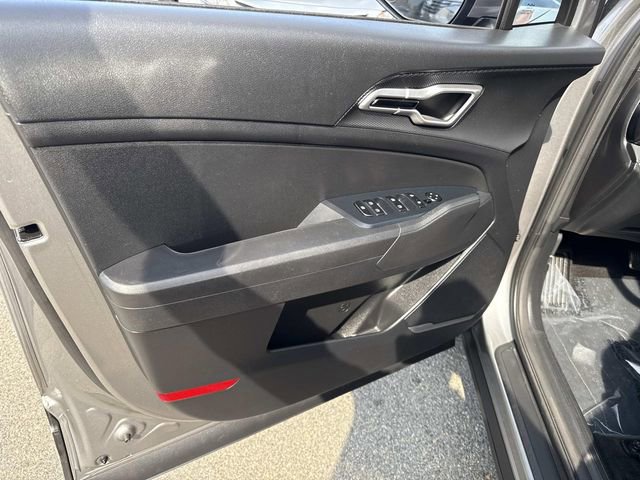 Used 2024 Kia Sportage LX image 19