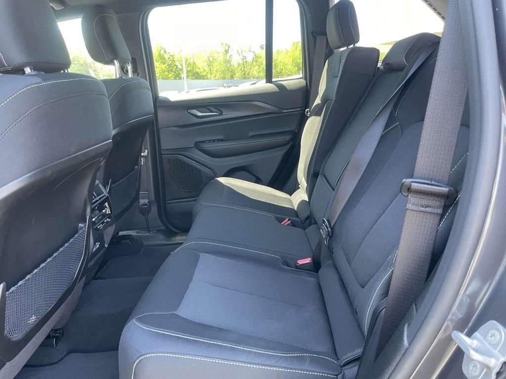 Certified 2025 Jeep Grand Cherokee Laredo w/ Trailer Tow Package image 21