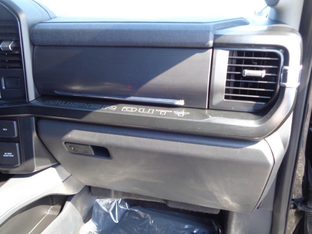 Used 2024 Ford F250 Lariat w/ Chrome Package image 65