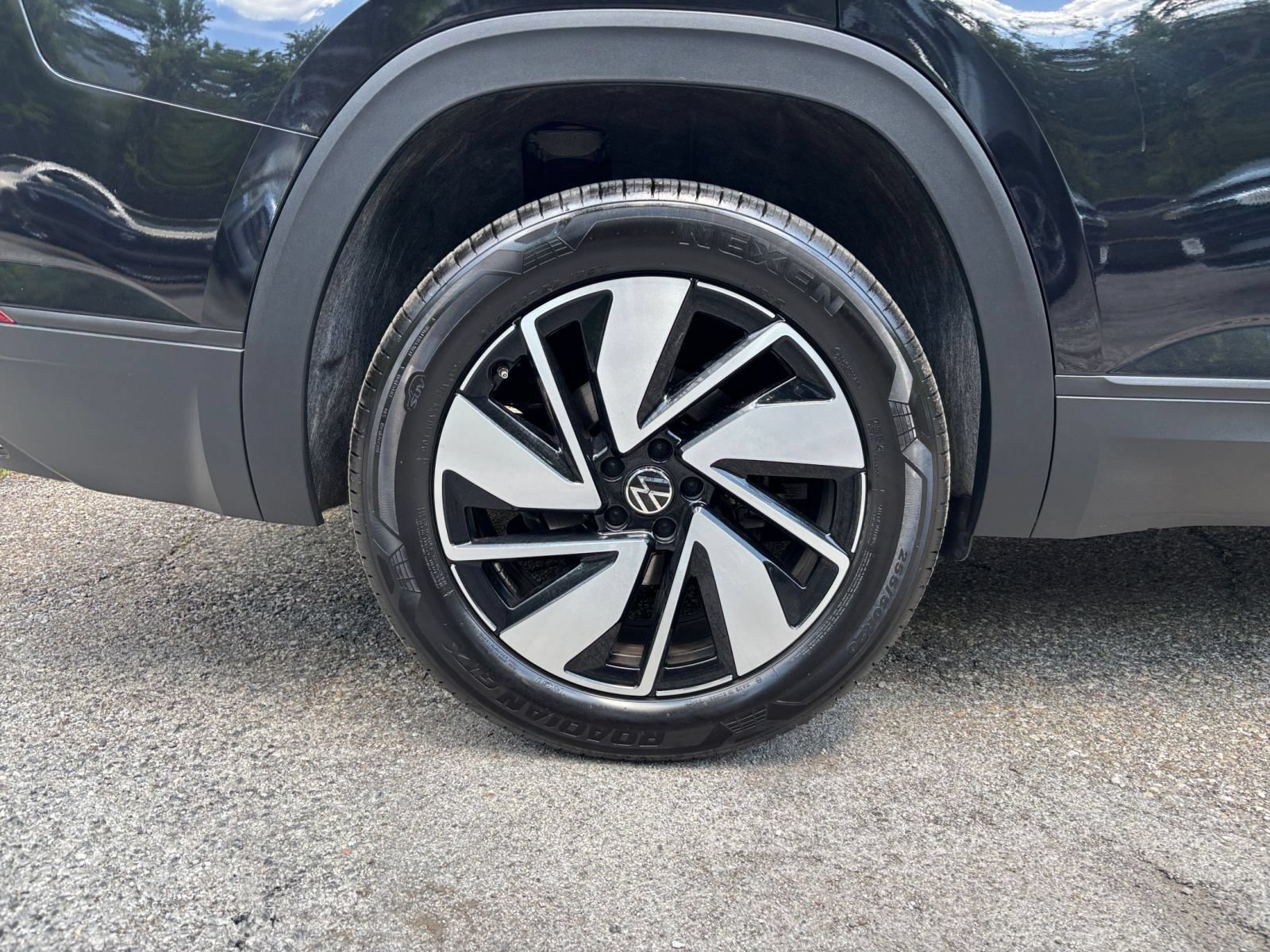 Used 2026 Volkswagen Atlas SE FWD image 35