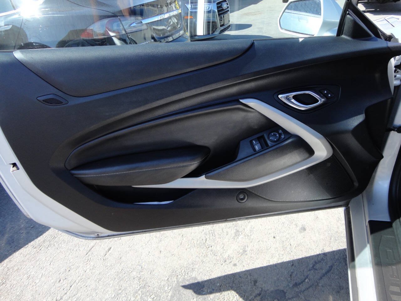 Used 2016 Chevrolet Camaro LT RWD image 19