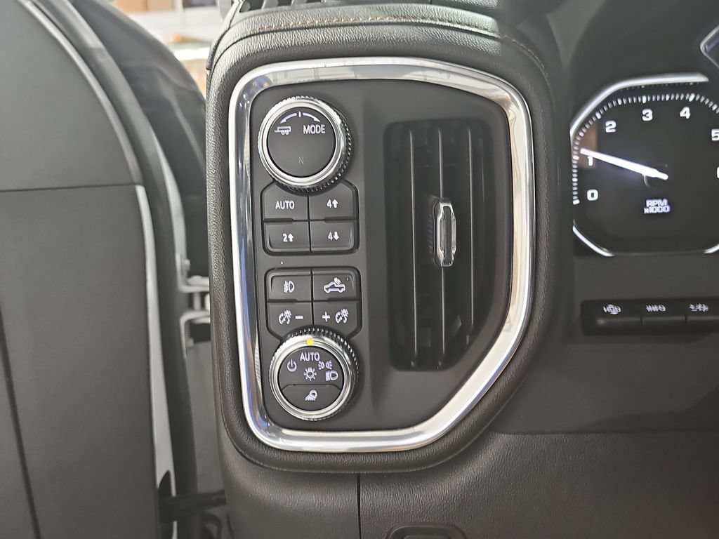 Certified 2022 GMC Sierra 1500 AT4 w/ AT4 Premium Package AWD/4WD image 31
