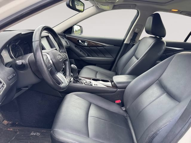 Used 2018 INFINITI Q50 Luxe w/ Essential Package (3.0T Luxe) AWD/4WD image 9