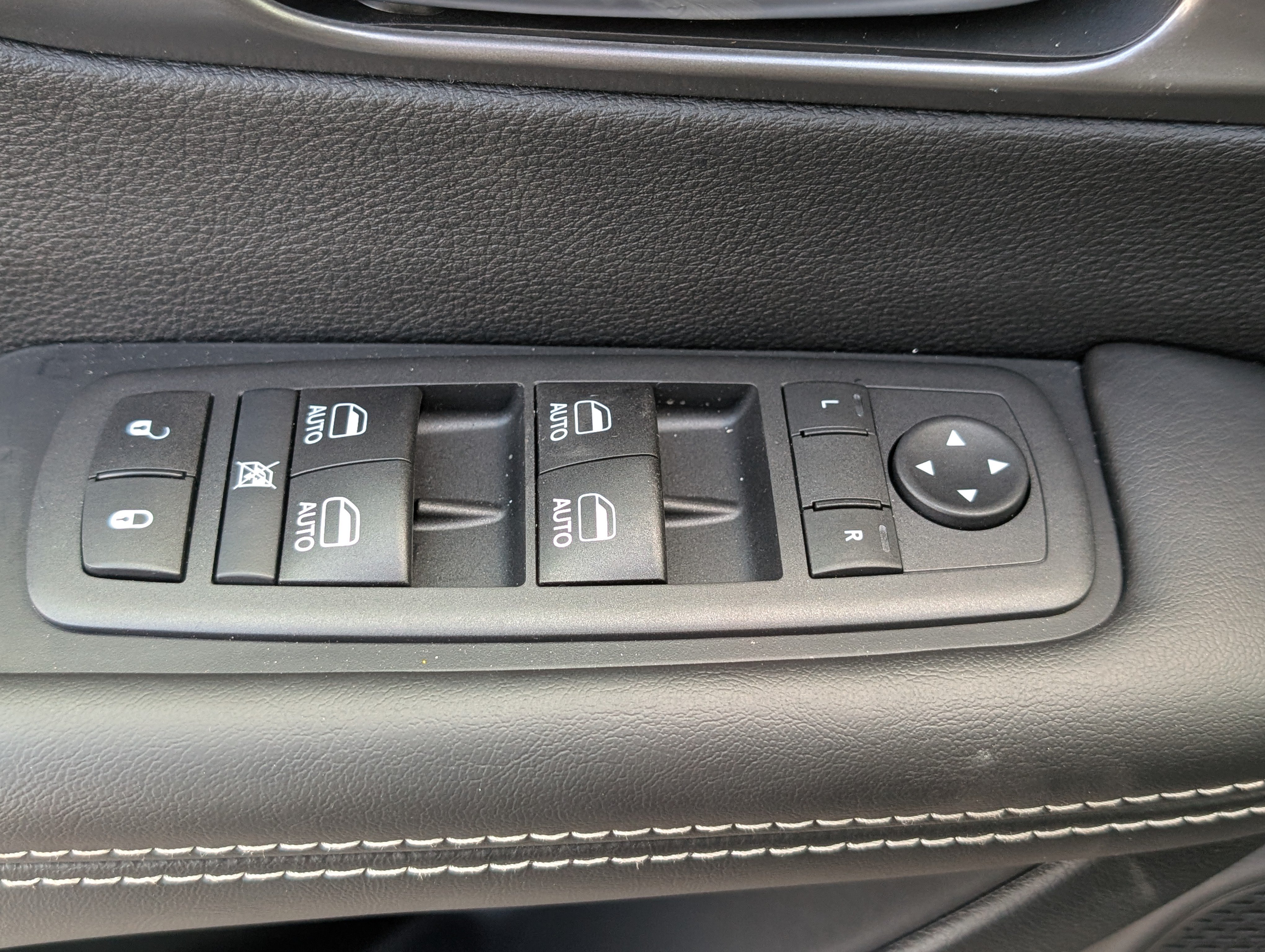 New 2026 Chrysler Voyager LX FWD image 18