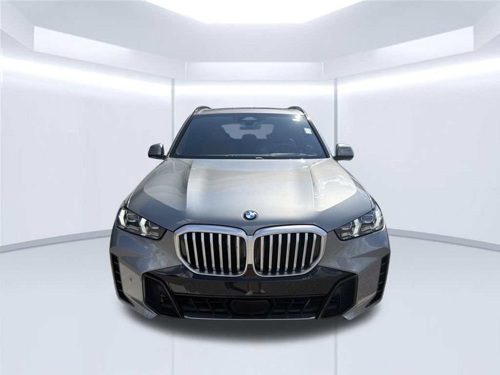 Used 2024 BMW X5 xDrive40i w/ M Sport Package AWD/4WD image 2