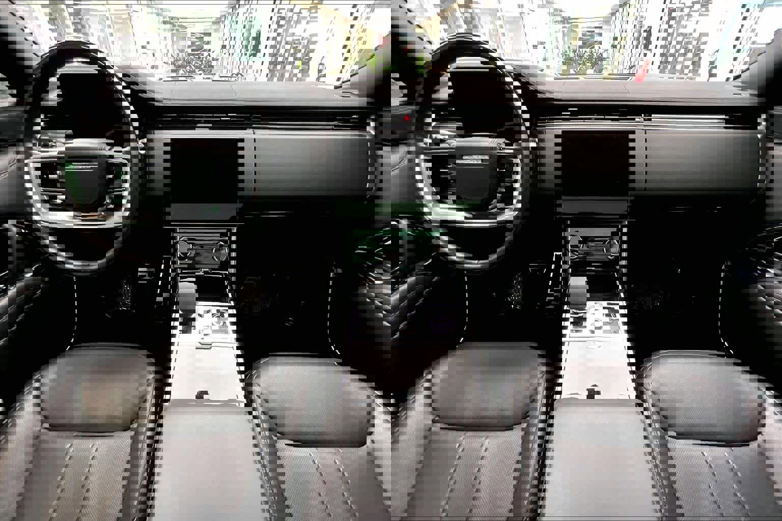 Used 2023 Land Rover Range Rover Long Wheelbase SE image 30