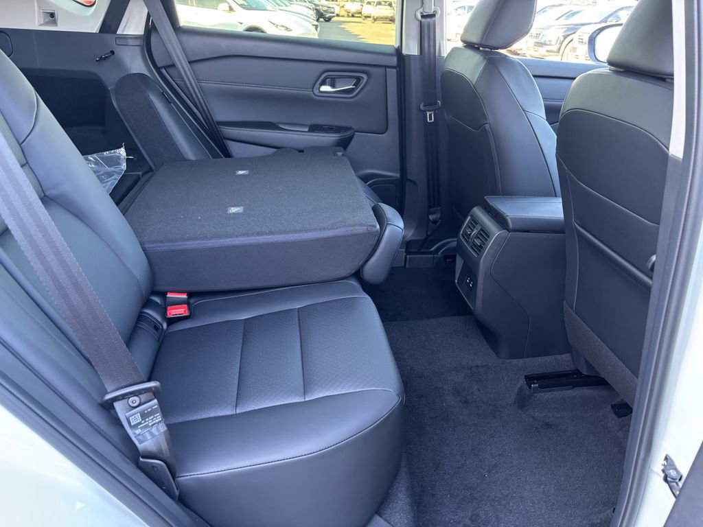 New 2026 Nissan Rogue SV image 30