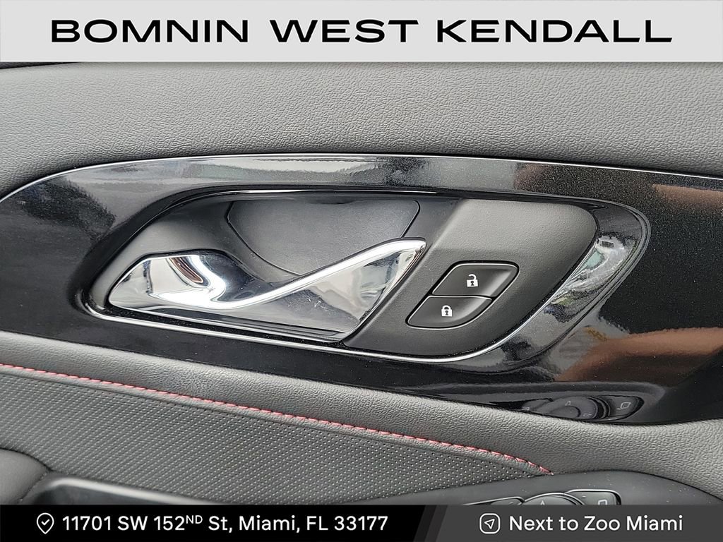 Used 2024 Chevrolet Traverse RS image 25