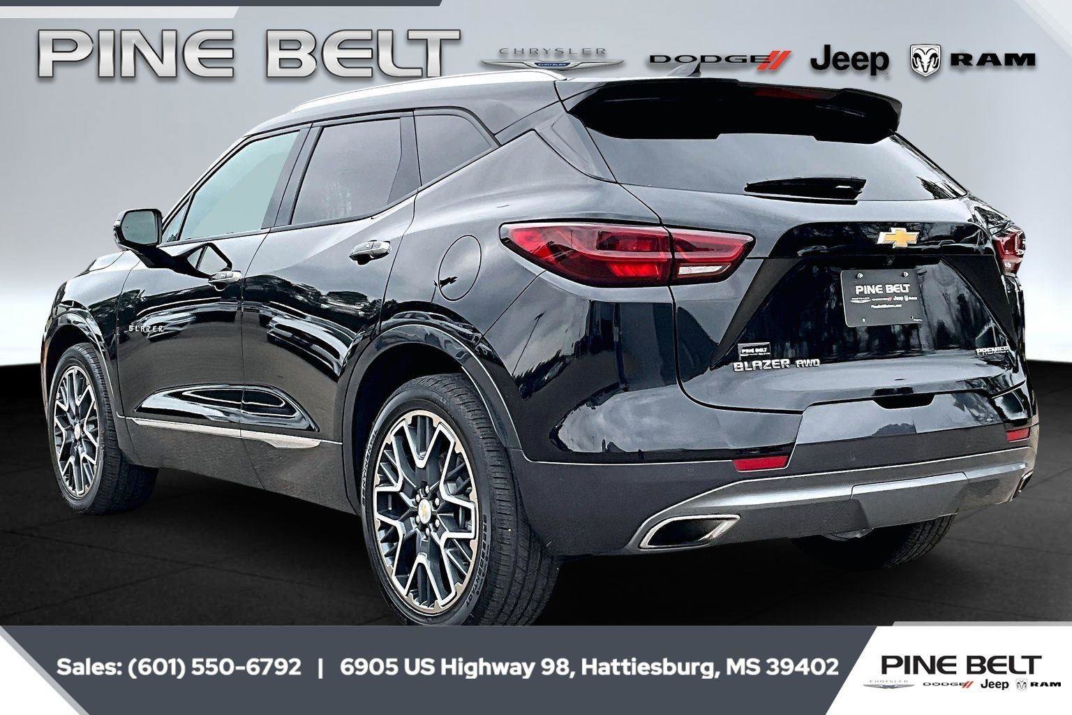 Used 2025 Chevrolet Blazer Premier w/ Enhanced Convenience Package AWD/4WD image 2