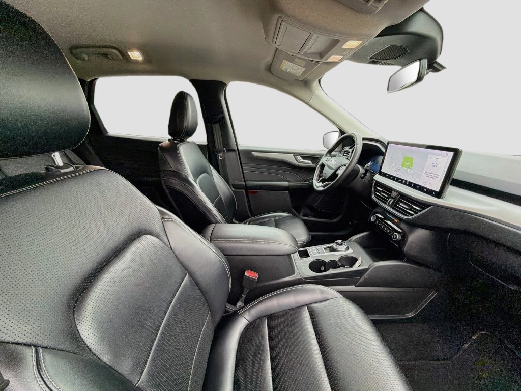 Used 2024 Ford Escape Platinum AWD/4WD image 30