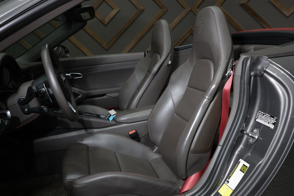 Used 2019 Porsche 911 Turbo image 35