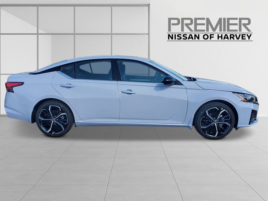 New 2025 Nissan Altima 2.5 SR w/ SR Premium Package image 3