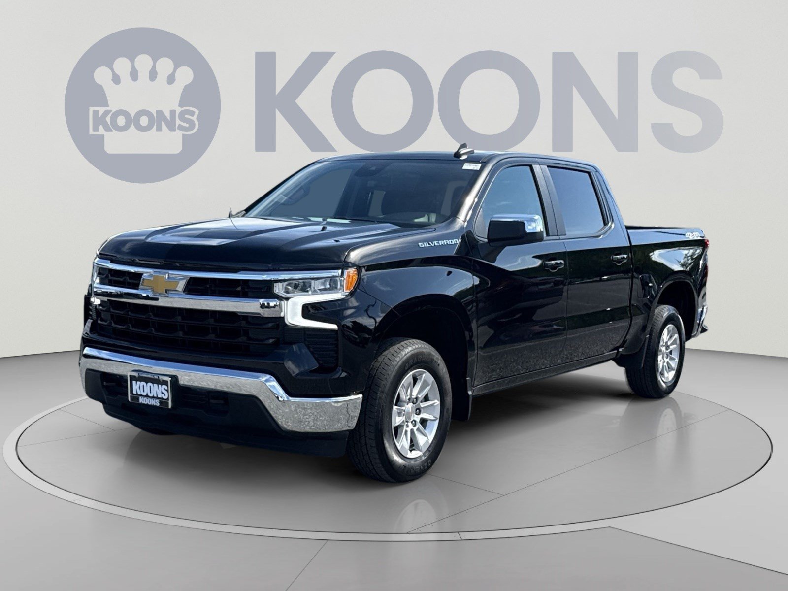 Used 2025 Chevrolet Silverado 1500 LT AWD/4WD image 1