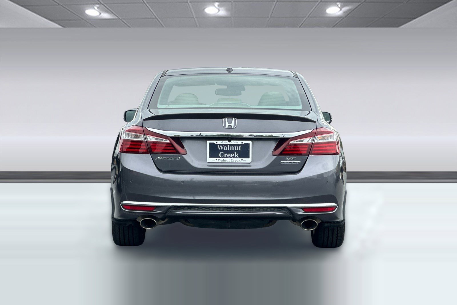 Used 2017 Honda Accord Touring image 10
