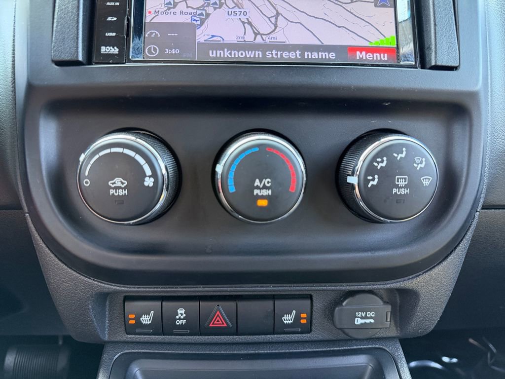 Used 2012 Jeep Compass Latitude FWD image 13