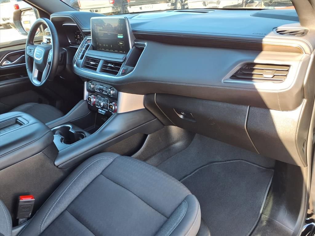 Used 2024 GMC Yukon XL SLE image 11