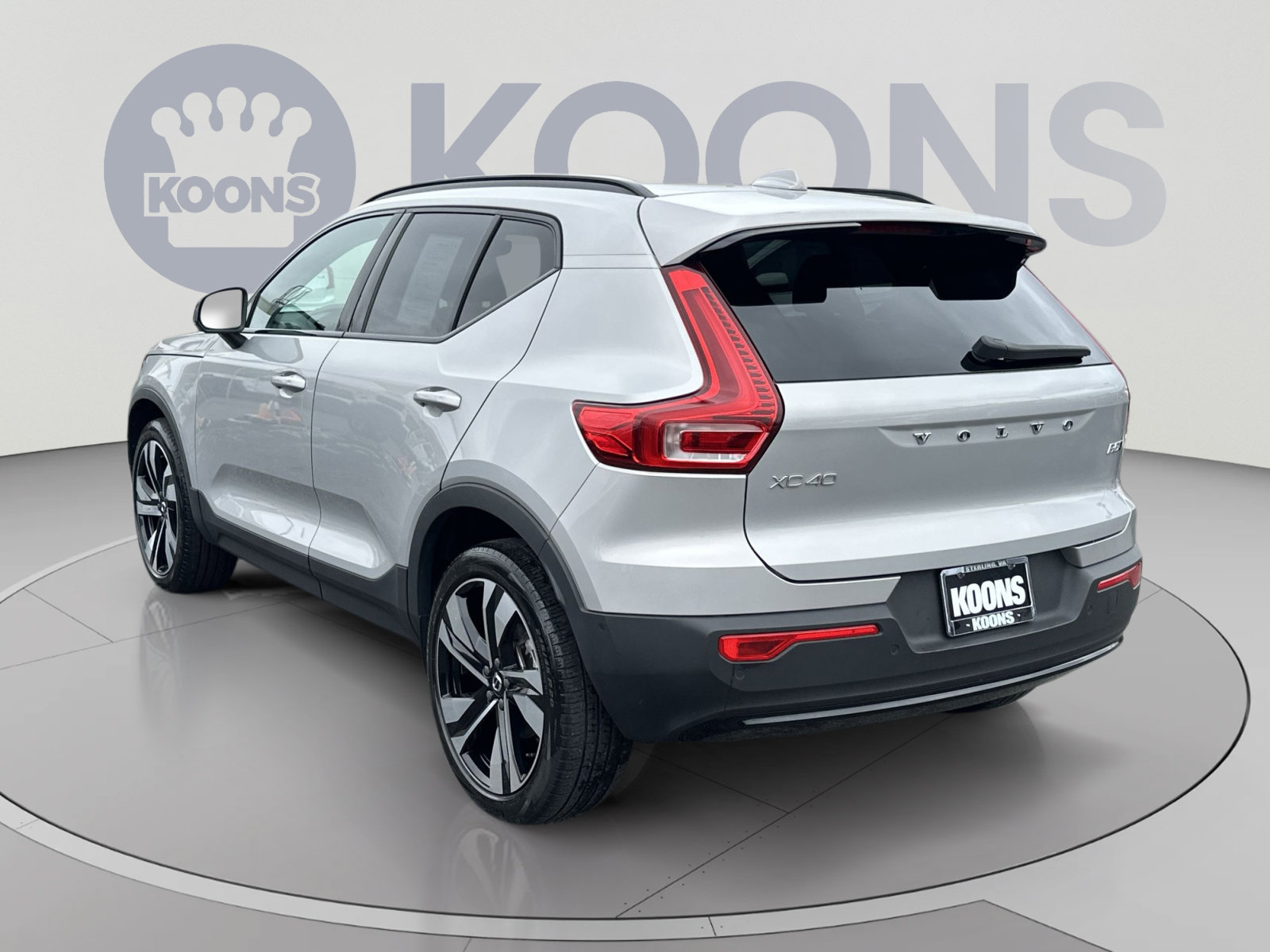 Used 2023 Volvo XC40 B5 Plus w/ Protection Package Premier AWD/4WD image 14