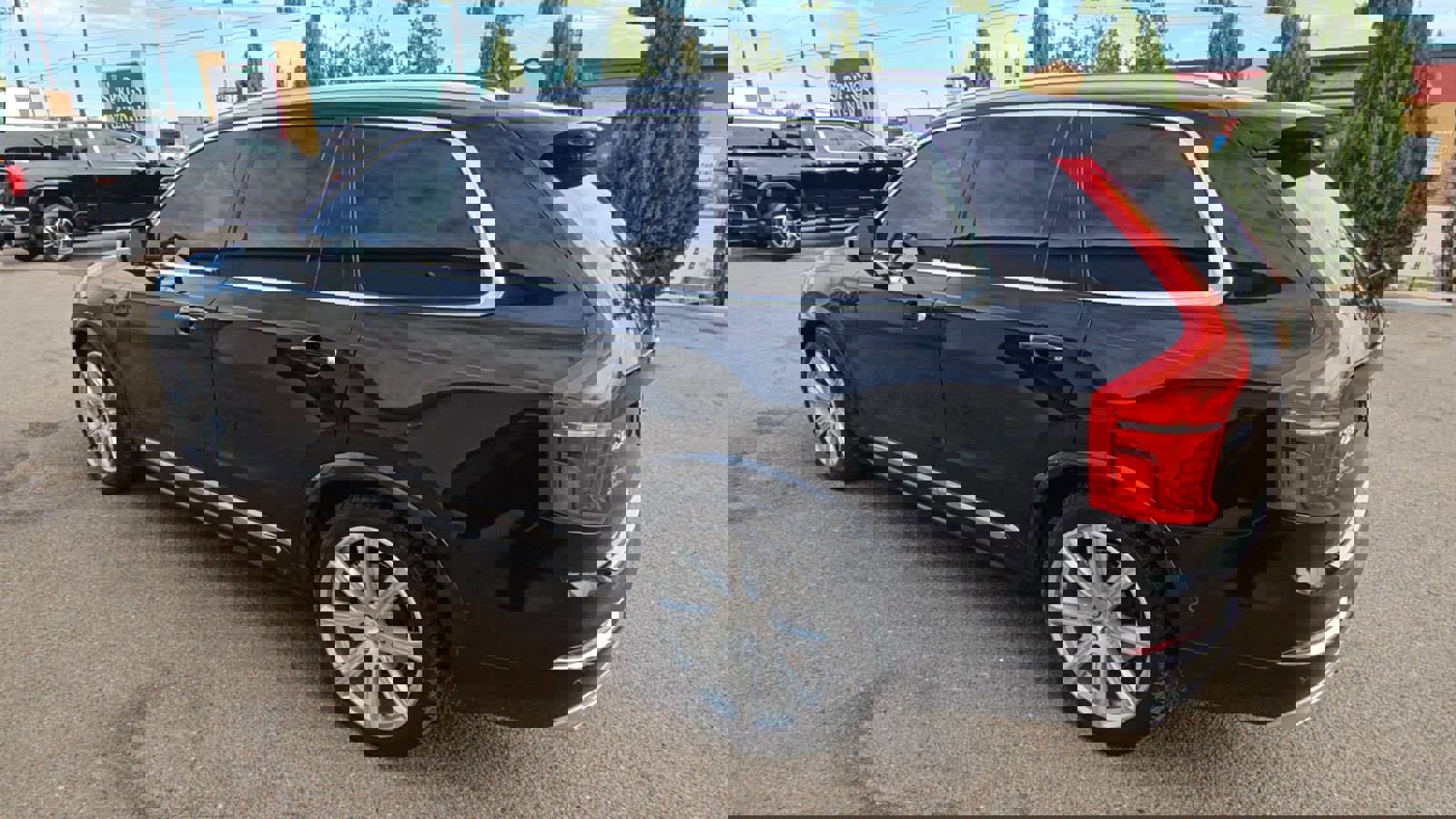 Used 2019 Volvo XC90 T8 Inscription w/ Luxury Package image 5