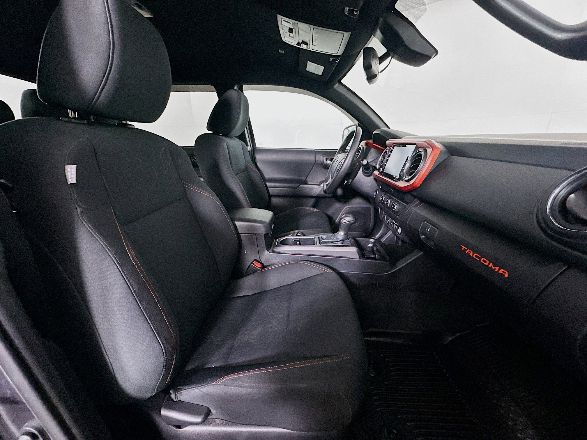 Used 2020 Toyota Tacoma TRD Sport image 29