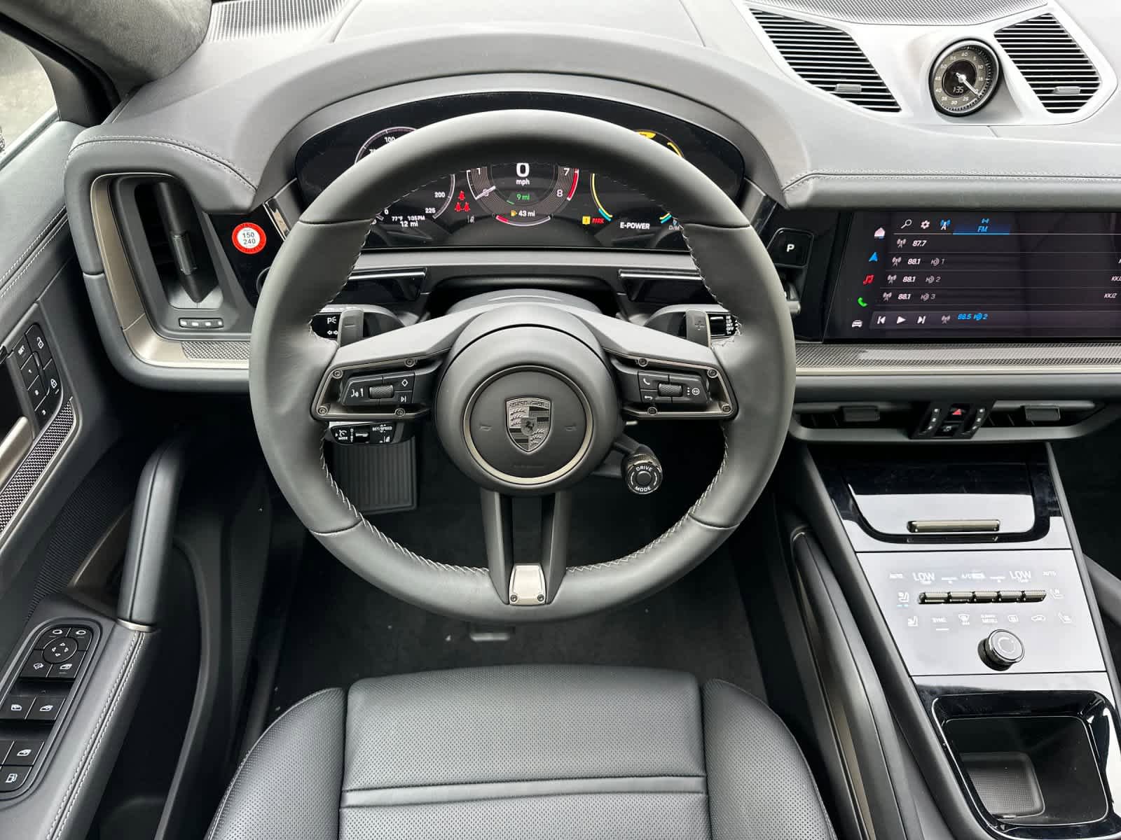 New 2026 Porsche Cayenne Turbo AWD/4WD image 15