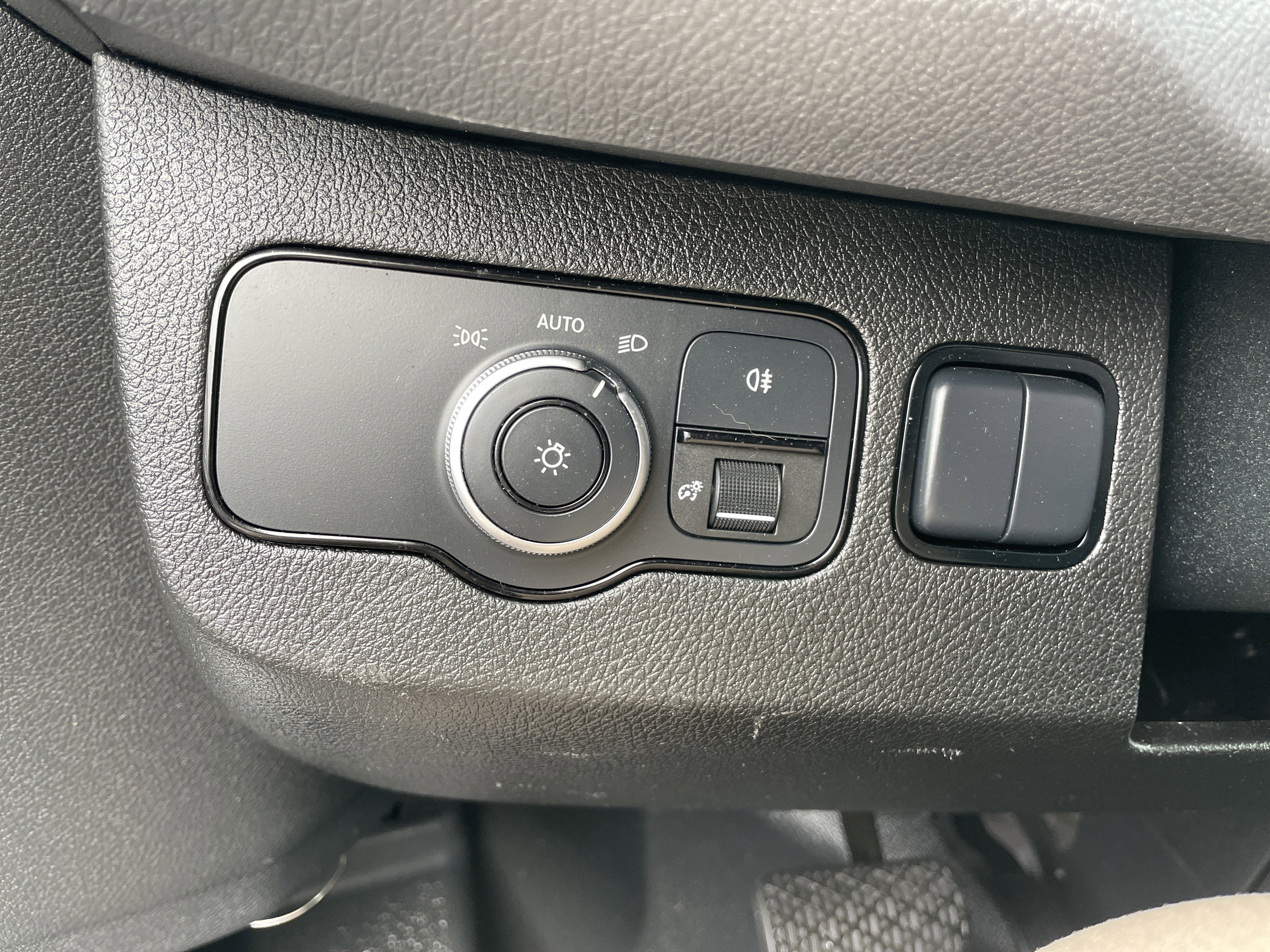 Used 2019 Mercedes-Benz Sprinter 1500 image 35