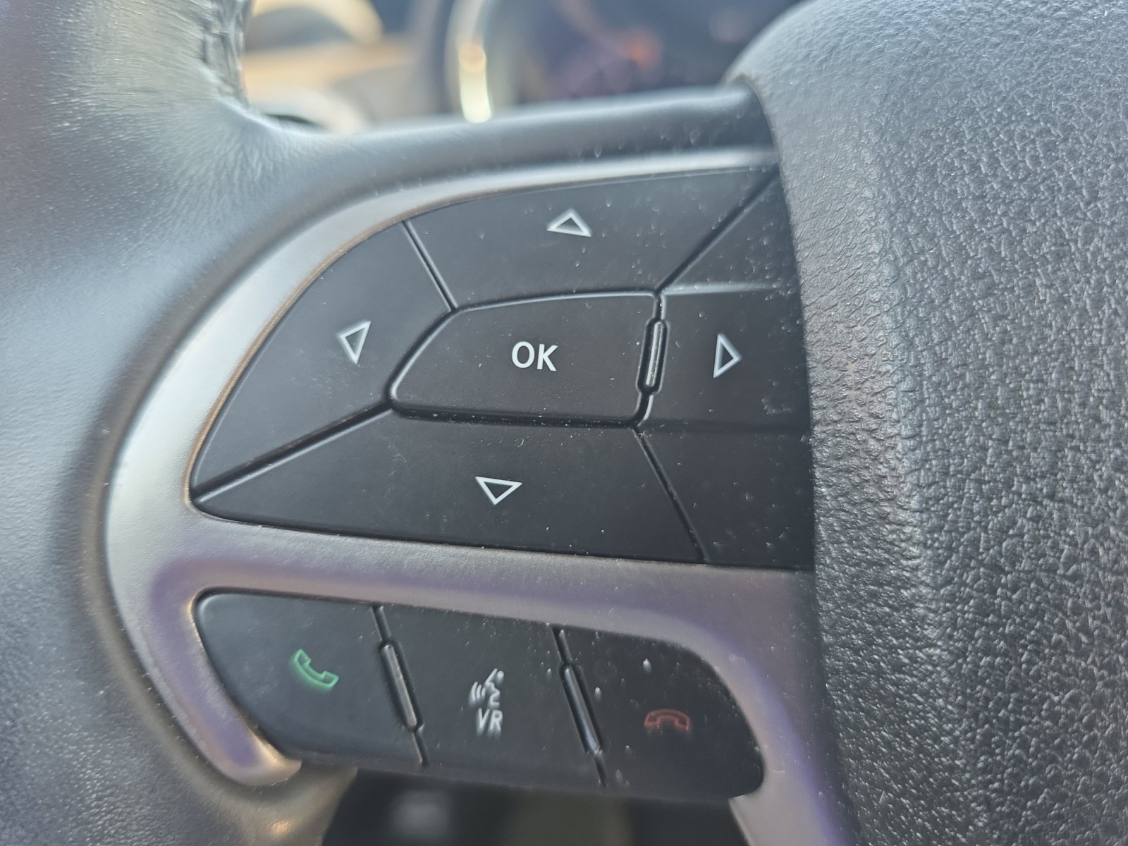 Used 2018 Jeep Grand Cherokee Altitude RWD image 24