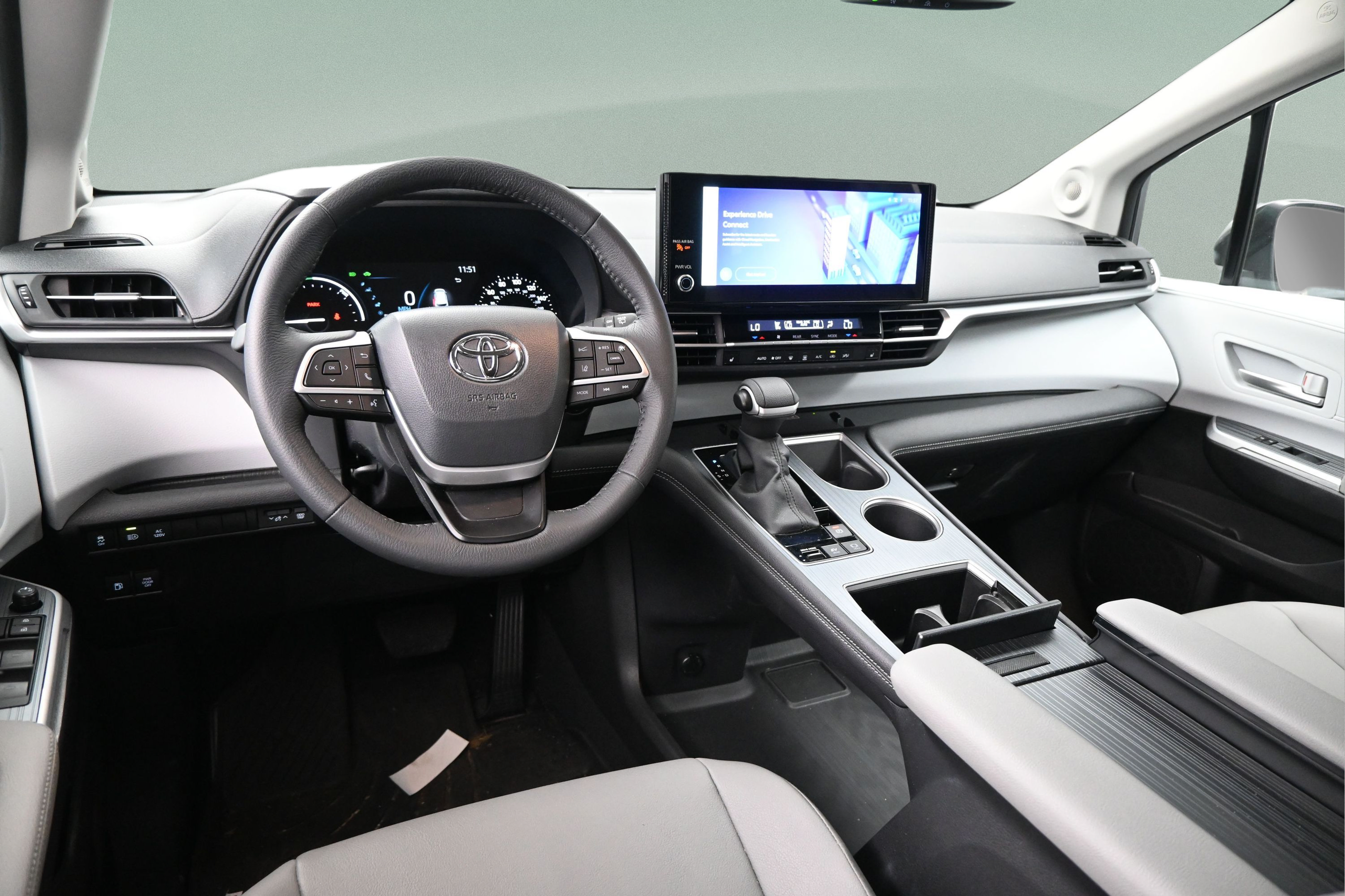 Certified 2026 Toyota Sienna XLE FWD image 36