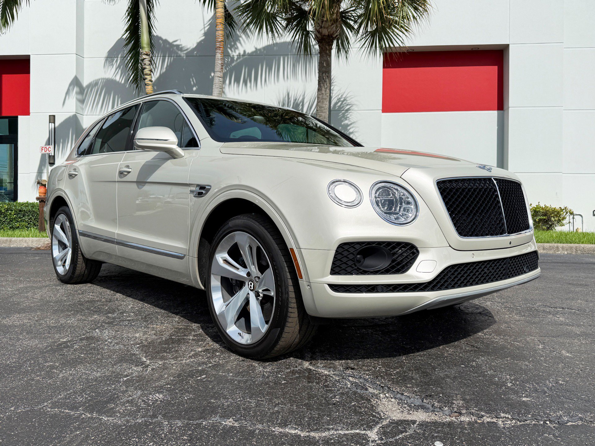 Used 2019 Bentley Bentayga AWD/4WD image 5