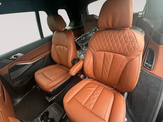 New 2027 BMW X7 xDrive40i w/ M Sport Package AWD/4WD image 13