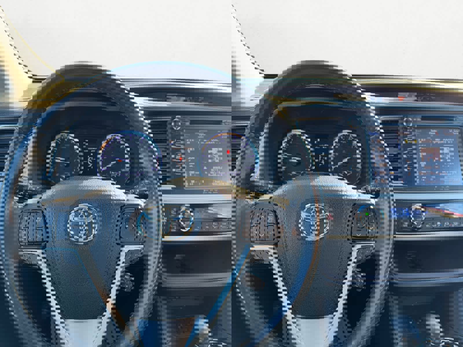 Used 2019 Toyota Highlander XLE image 4