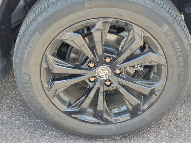 Used 2023 Toyota RAV4 XSE AWD/4WD image 16