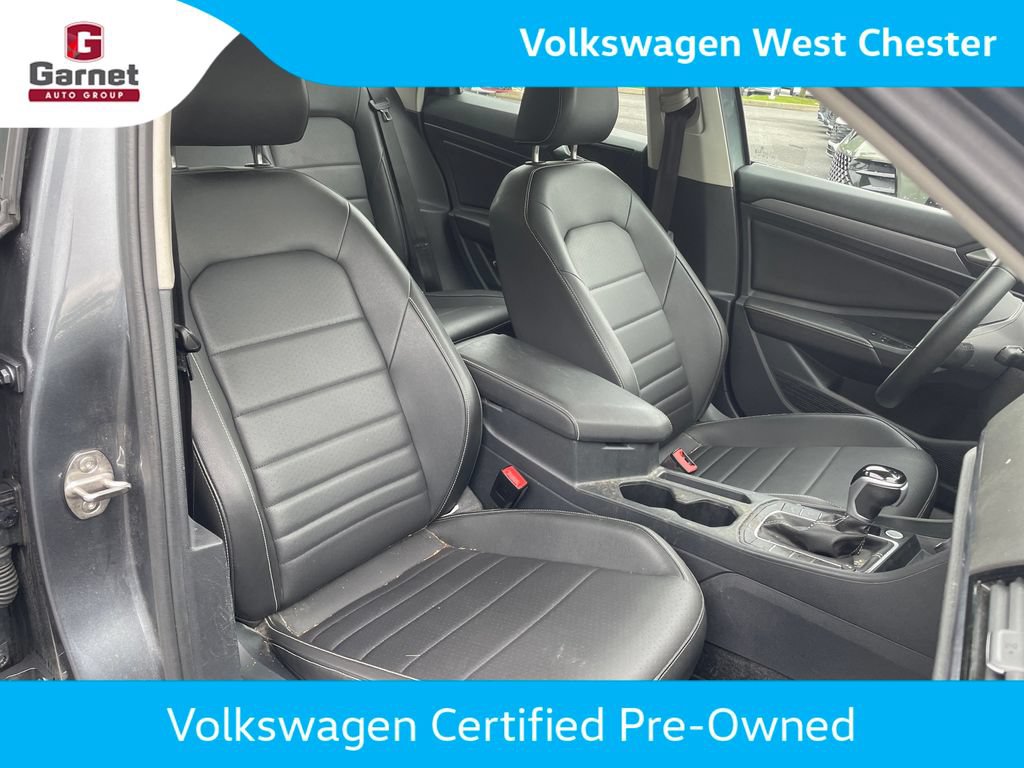 Certified 2024 Volkswagen Jetta SE w/ Panoramic Sunroof Package FWD image 16