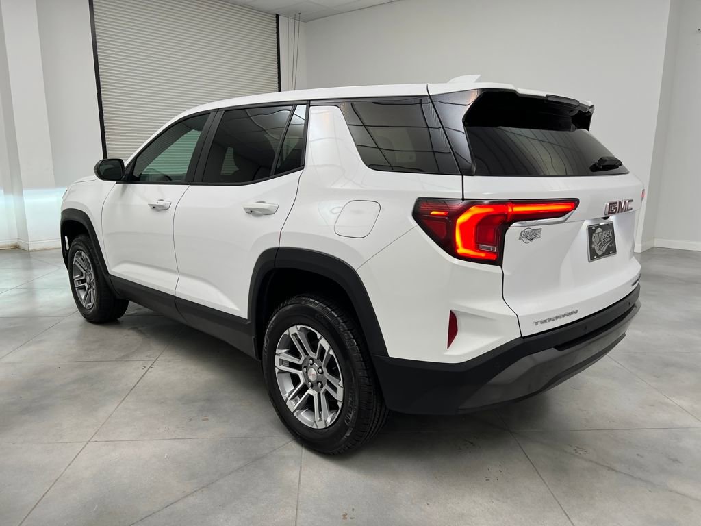 Used 2025 GMC Terrain Elevation image 5