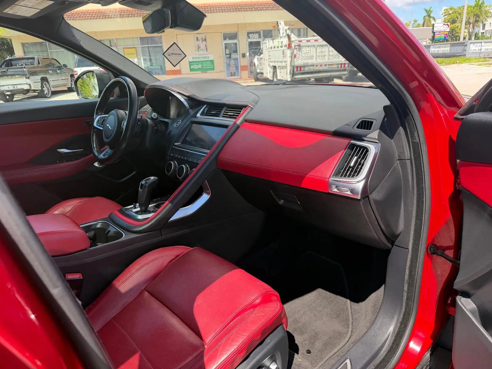 Used 2019 Jaguar E-PACE R-Dynamic HSE AWD/4WD image 31