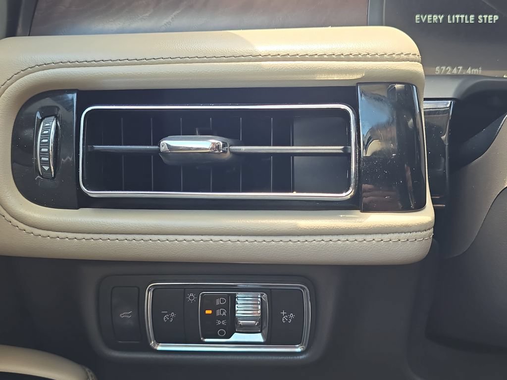 Used 2022 Lincoln Aviator Reserve w/ Equipment Group 201A AWD/4WD image 27