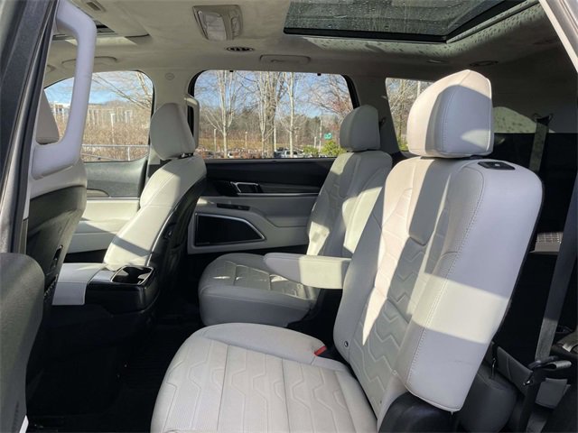 Used 2021 Kia Telluride SX w/ SX Prestige Package image 17