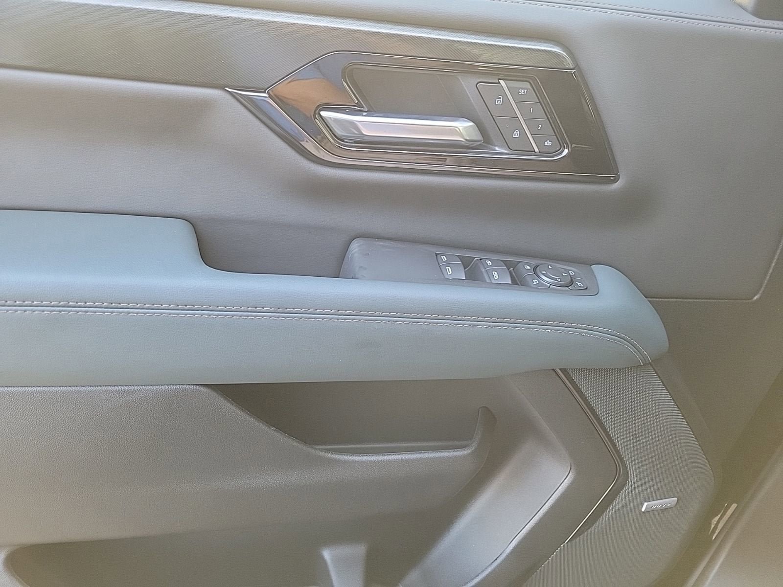 New 2026 GMC Yukon XL AT4 w/ AT4 Premium Plus Package AWD/4WD image 17