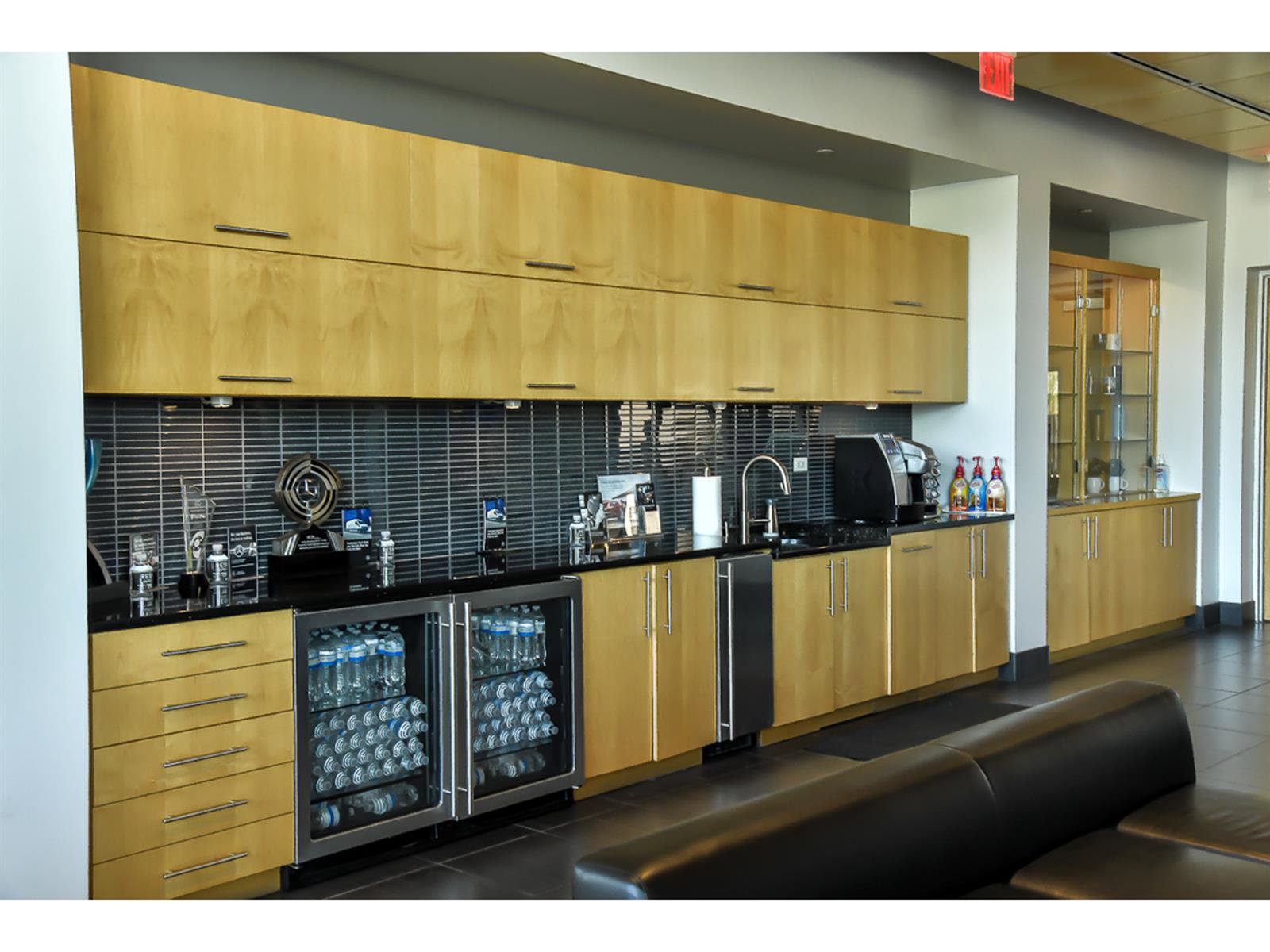 Used 2014 Land Rover LR2 image 28