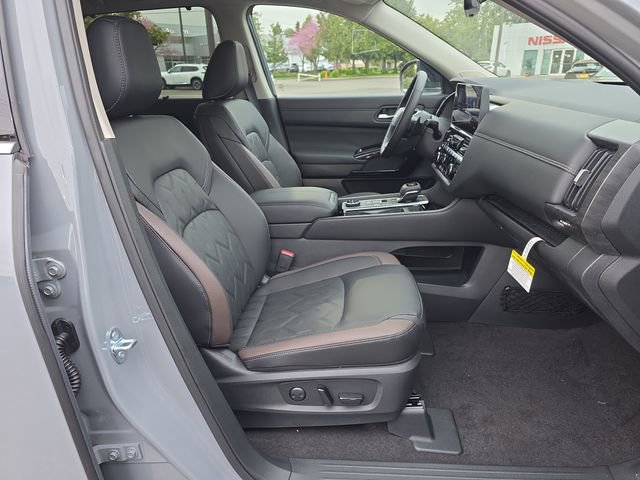 New 2026 Nissan Pathfinder Platinum AWD/4WD image 9