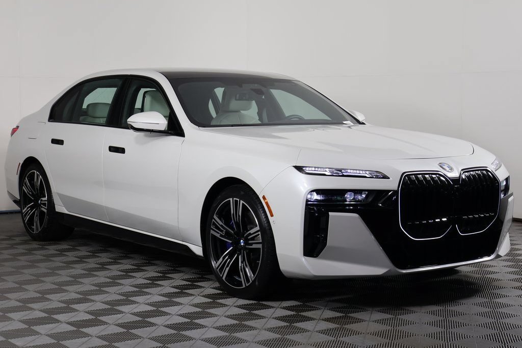 Certified 2025 BMW 760i xDrive w/ Executive Package AWD/4WD image 3