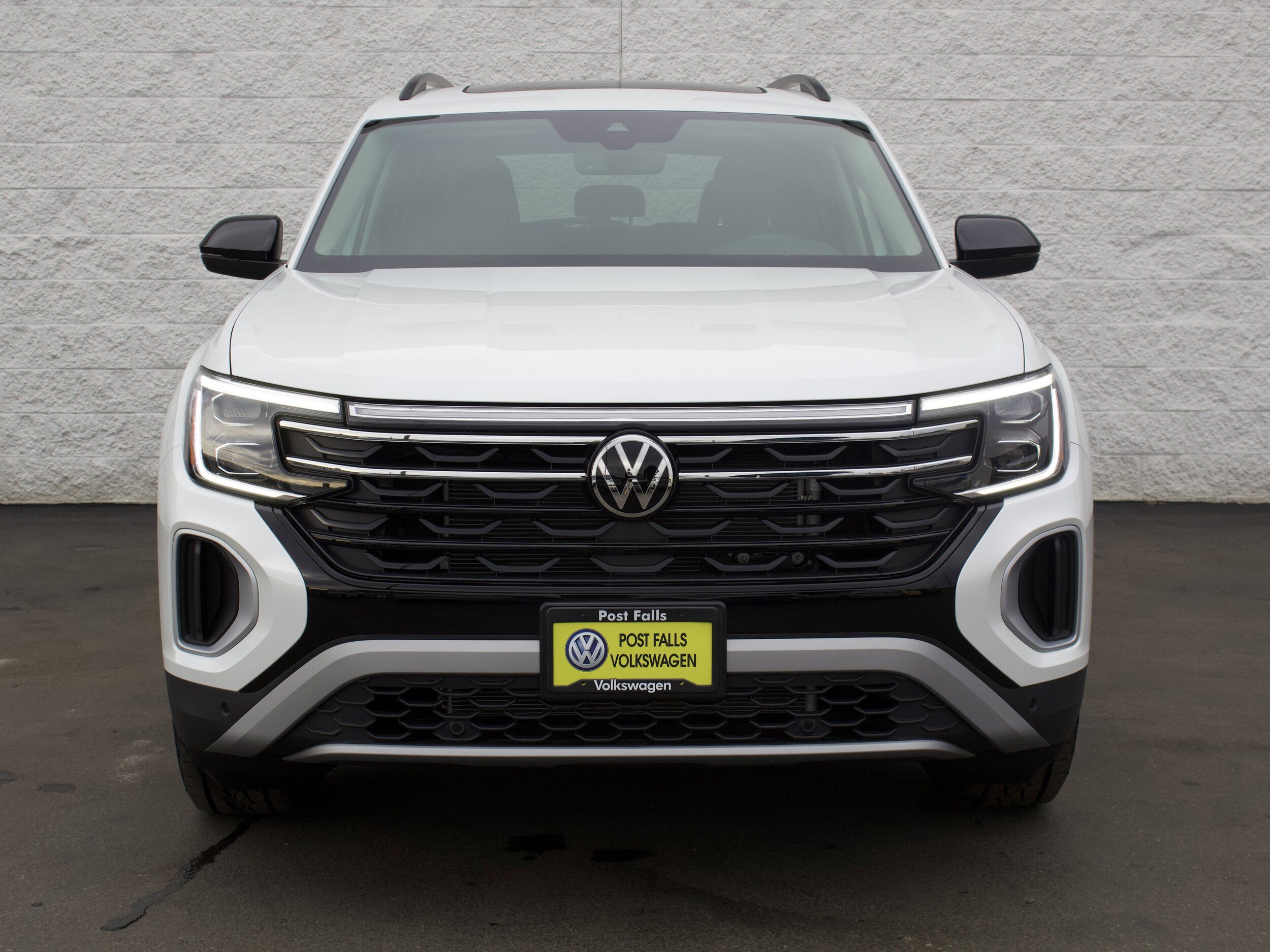 New 2026 Volkswagen Atlas Peak Edition AWD/4WD image 2