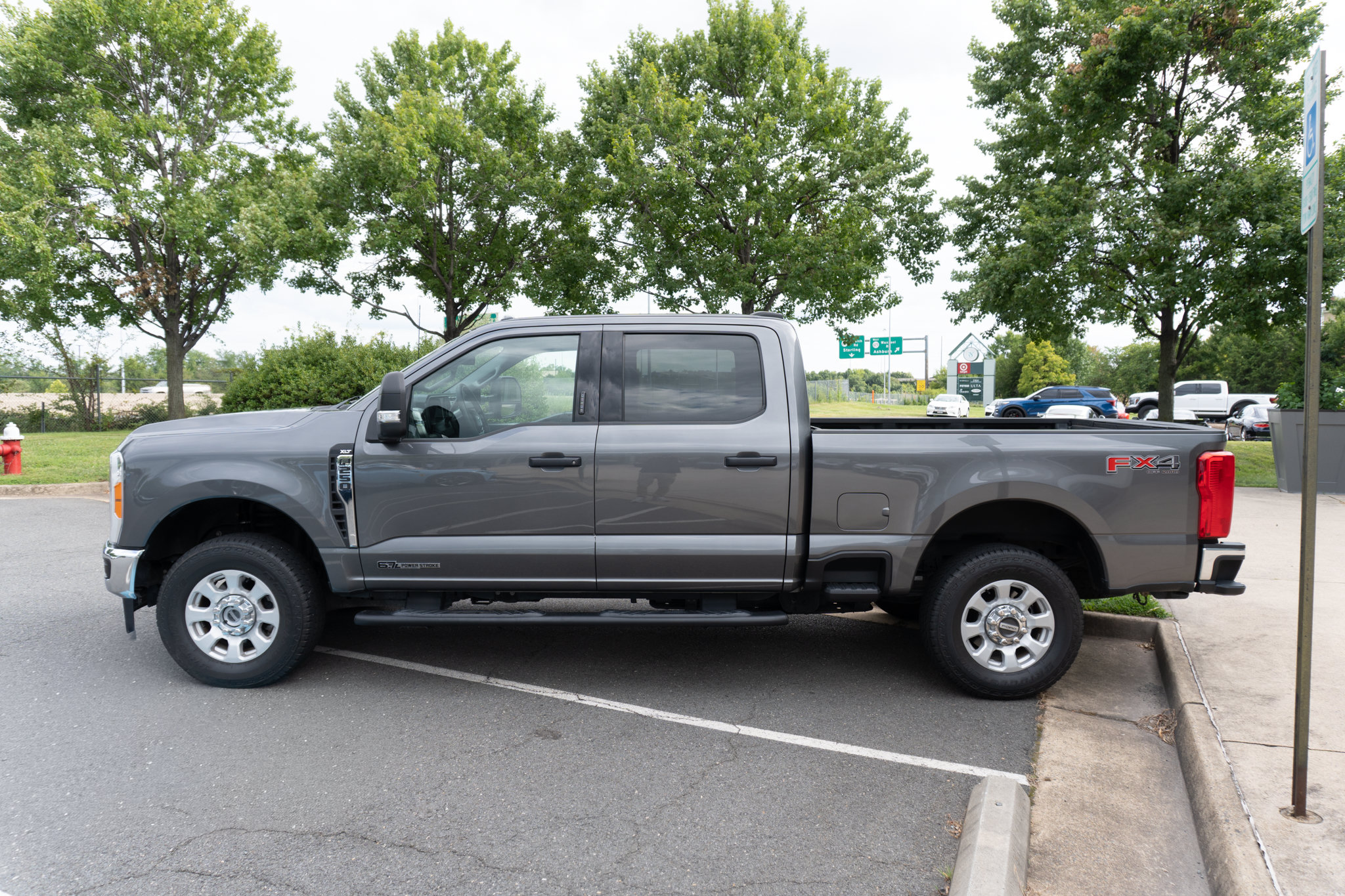 Used 2023 Ford F250 XLT w/ FX4 Off-Road Package AWD/4WD image 3