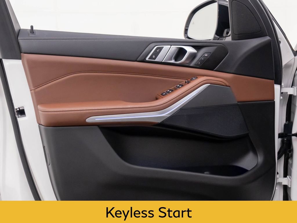 Used 2023 BMW X5 xDrive40i w/ Premium Package image 12