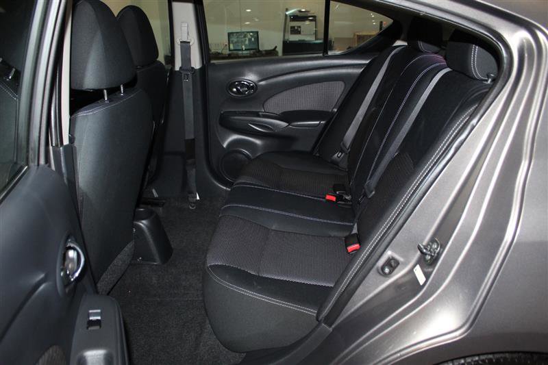 Used 2015 Nissan Versa SV FWD image 22