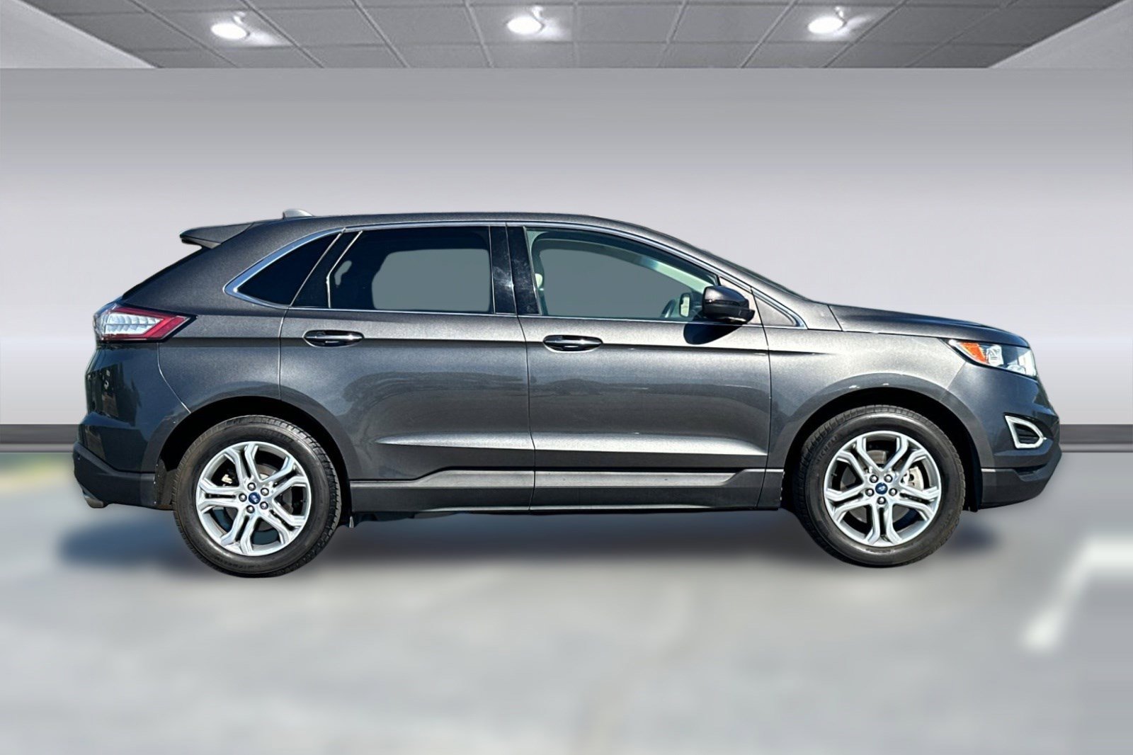 Used 2018 Ford Edge Titanium image 7