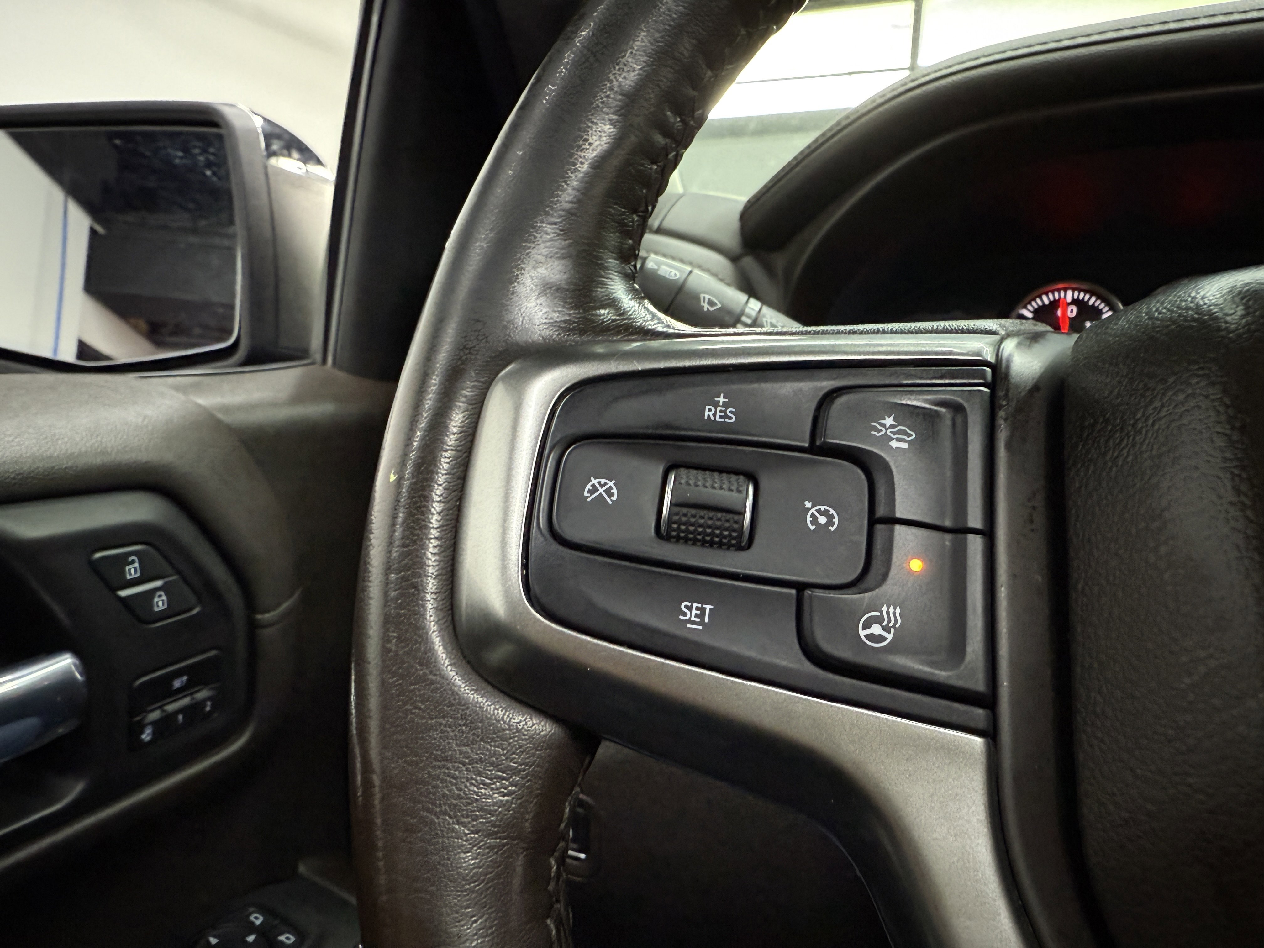 Used 2020 Chevrolet Silverado 1500 LTZ w/ LTZ Premium Package image 18