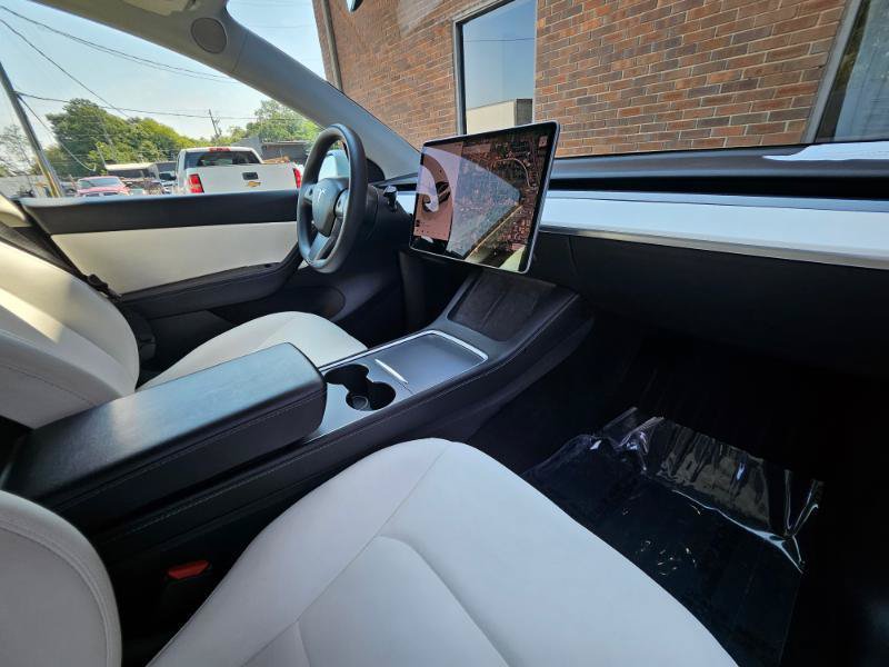 Used 2022 Tesla Model Y Long Range AWD/4WD image 58