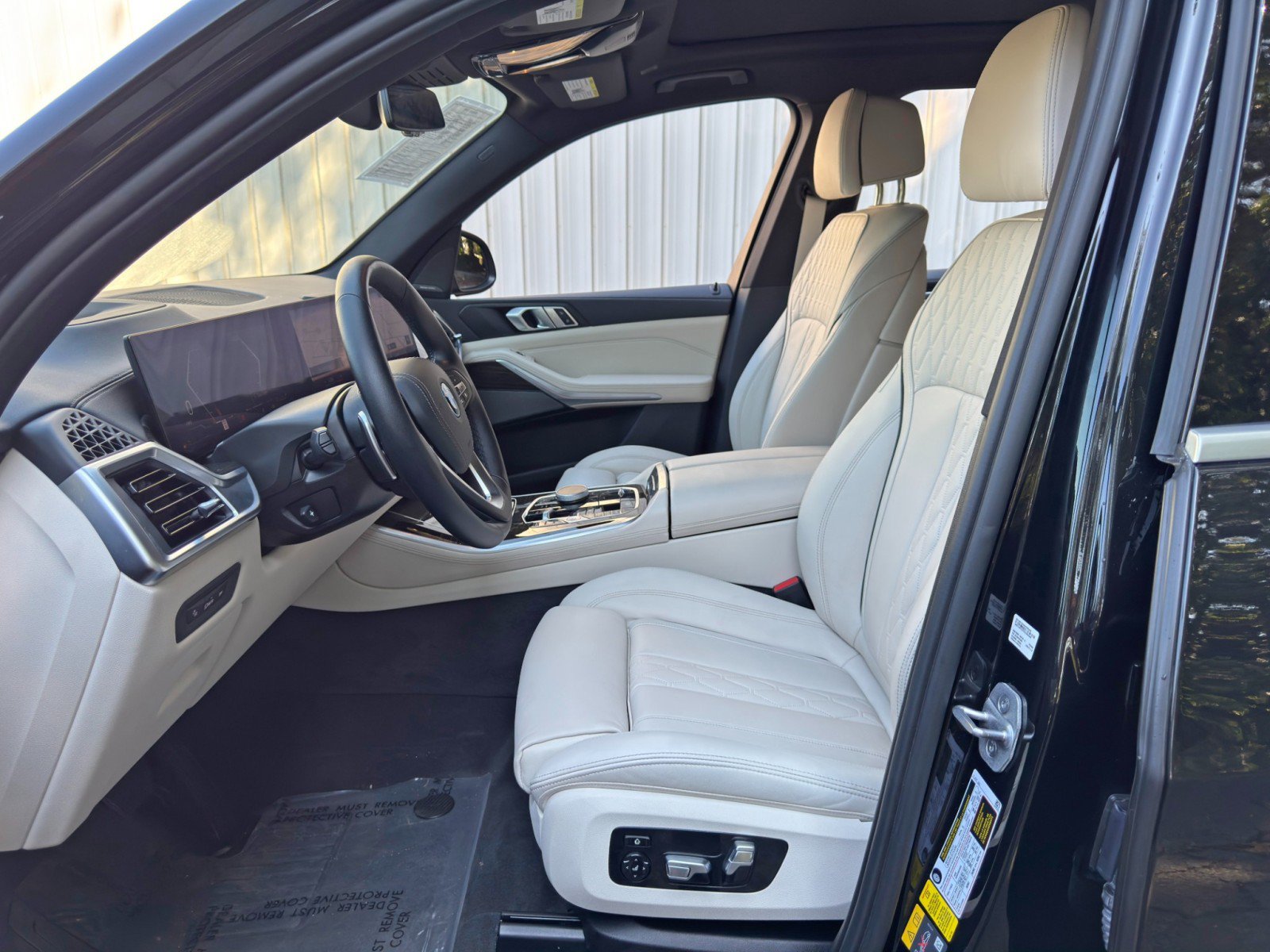Used 2024 BMW X5 xDrive50e w/ Premium Package AWD/4WD image 16